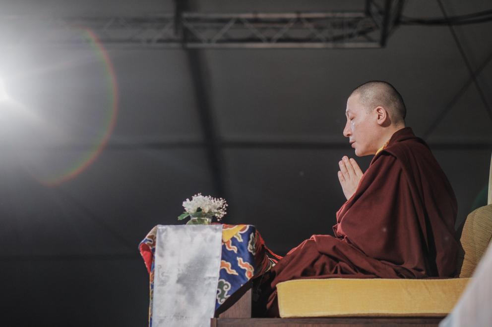 Karmapa Thaye Dorje leitet die Abschiedszeremonien am Europazentrum an